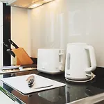 Favstay - The Base Uptown Phuket