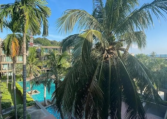 Sea View & Pool Apartment