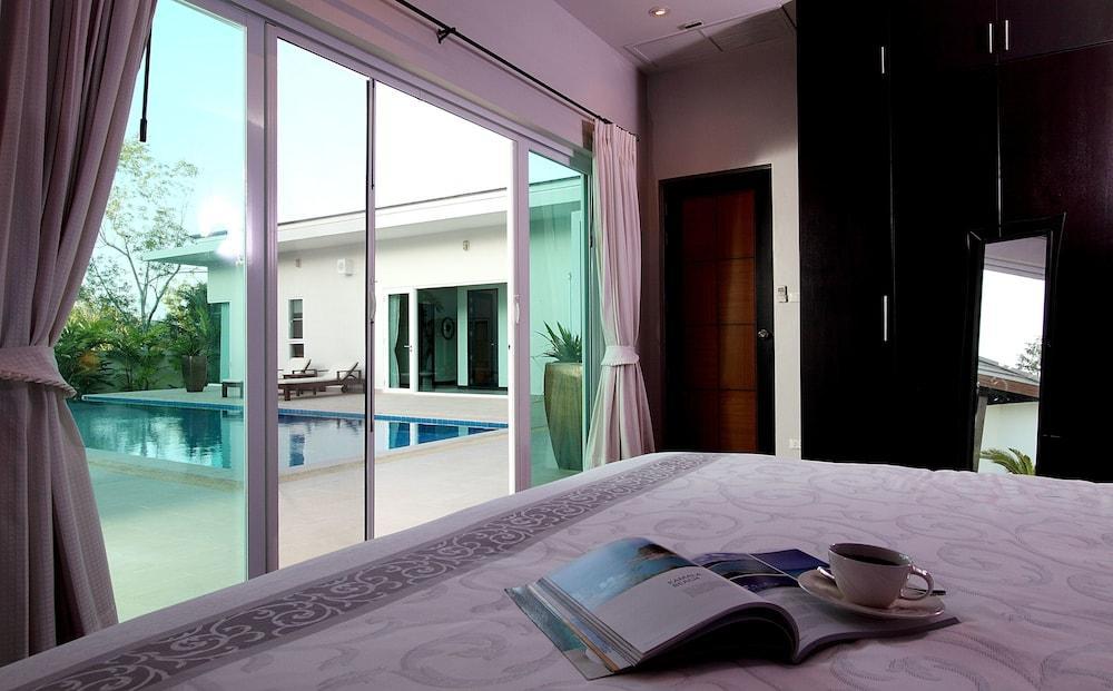 Hotel Lagoon Pool Phuket