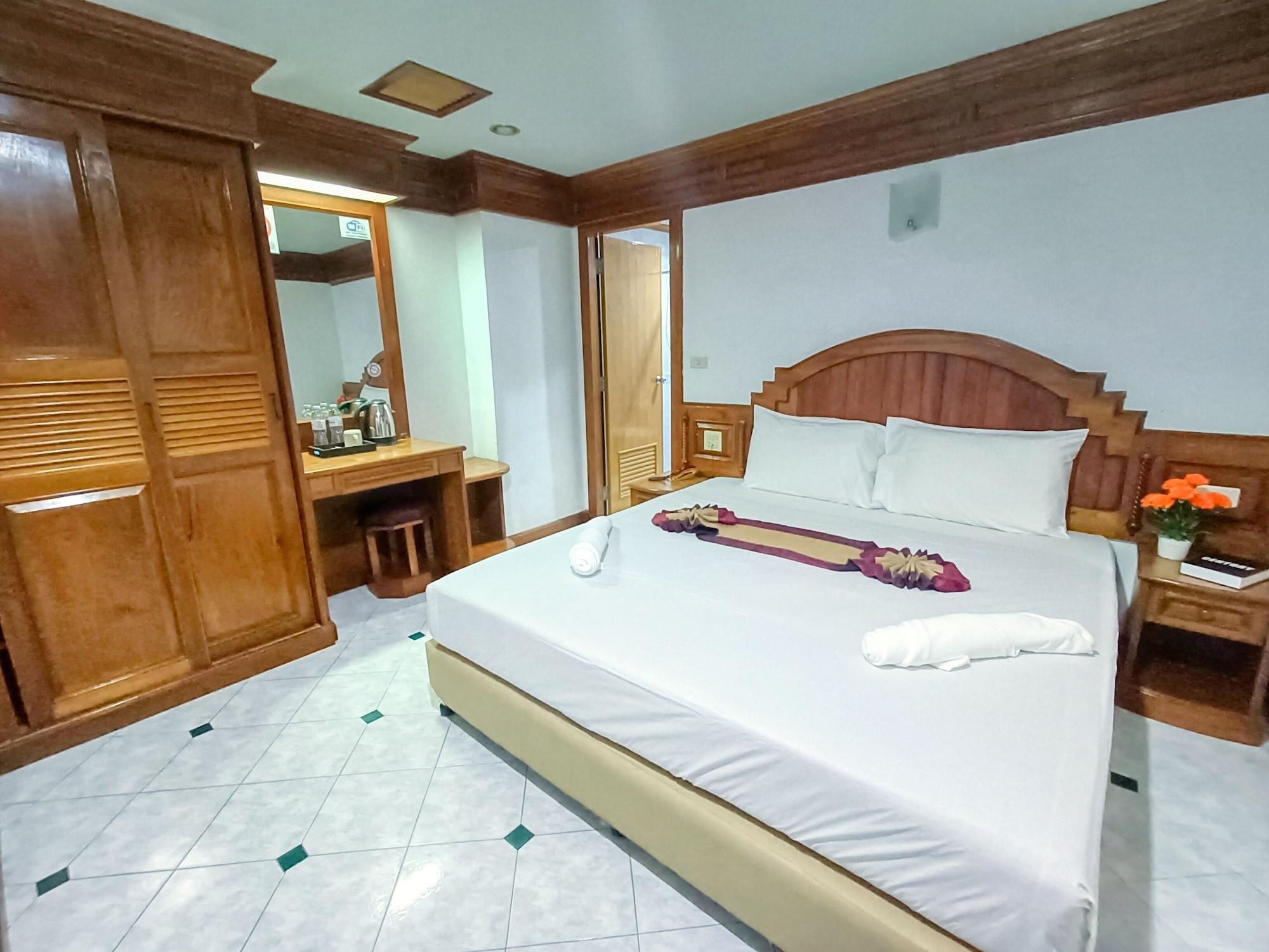 Tatum Mansion 2* Phuket