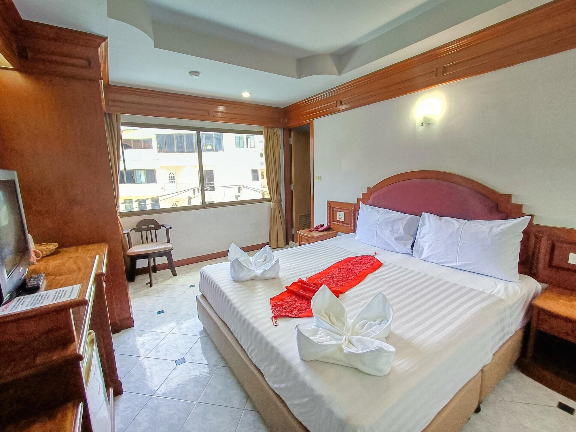 Tatum Mansion 2* Phuket
