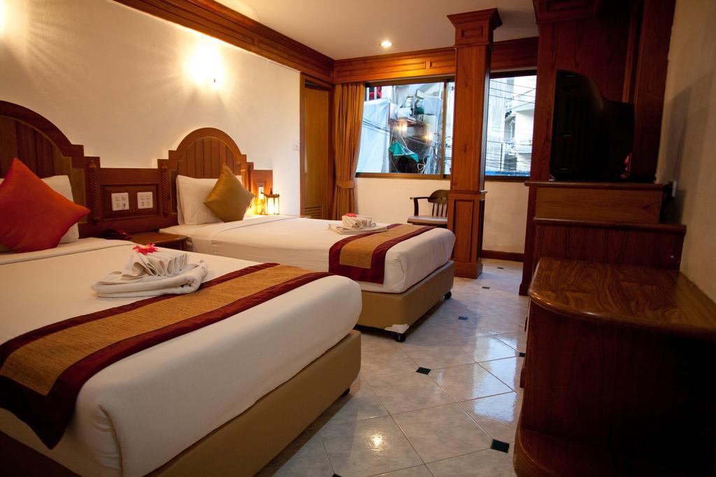 Tatum Mansion 2* Phuket
