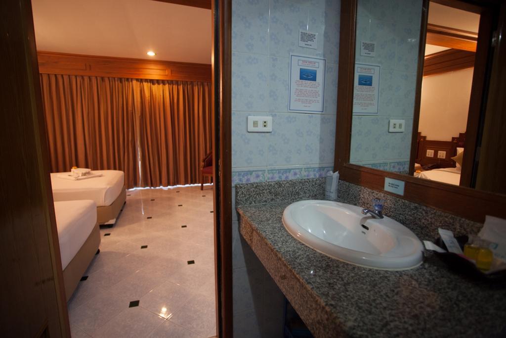 Tatum Mansion 2* Phuket