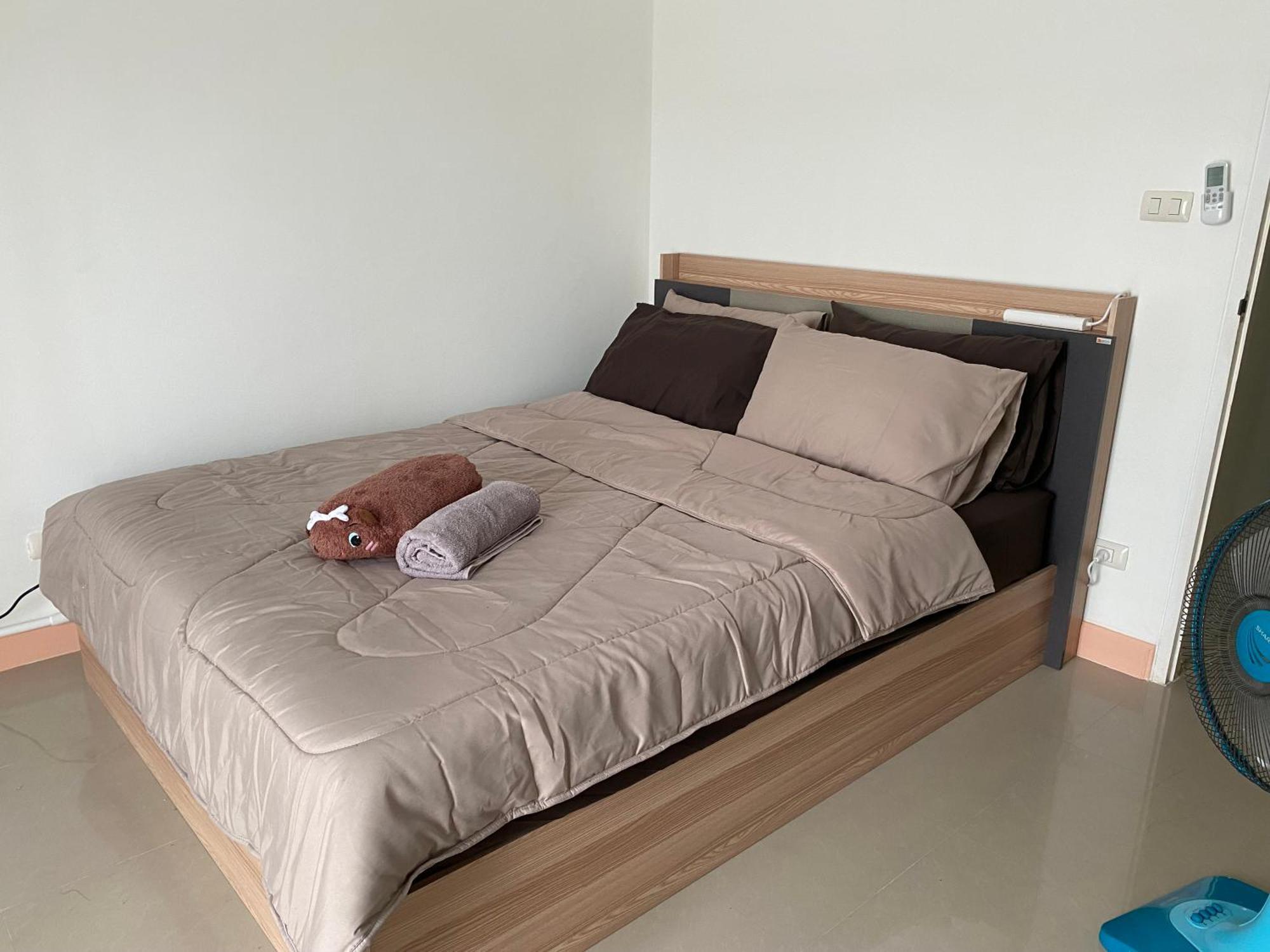Studio Apartment *