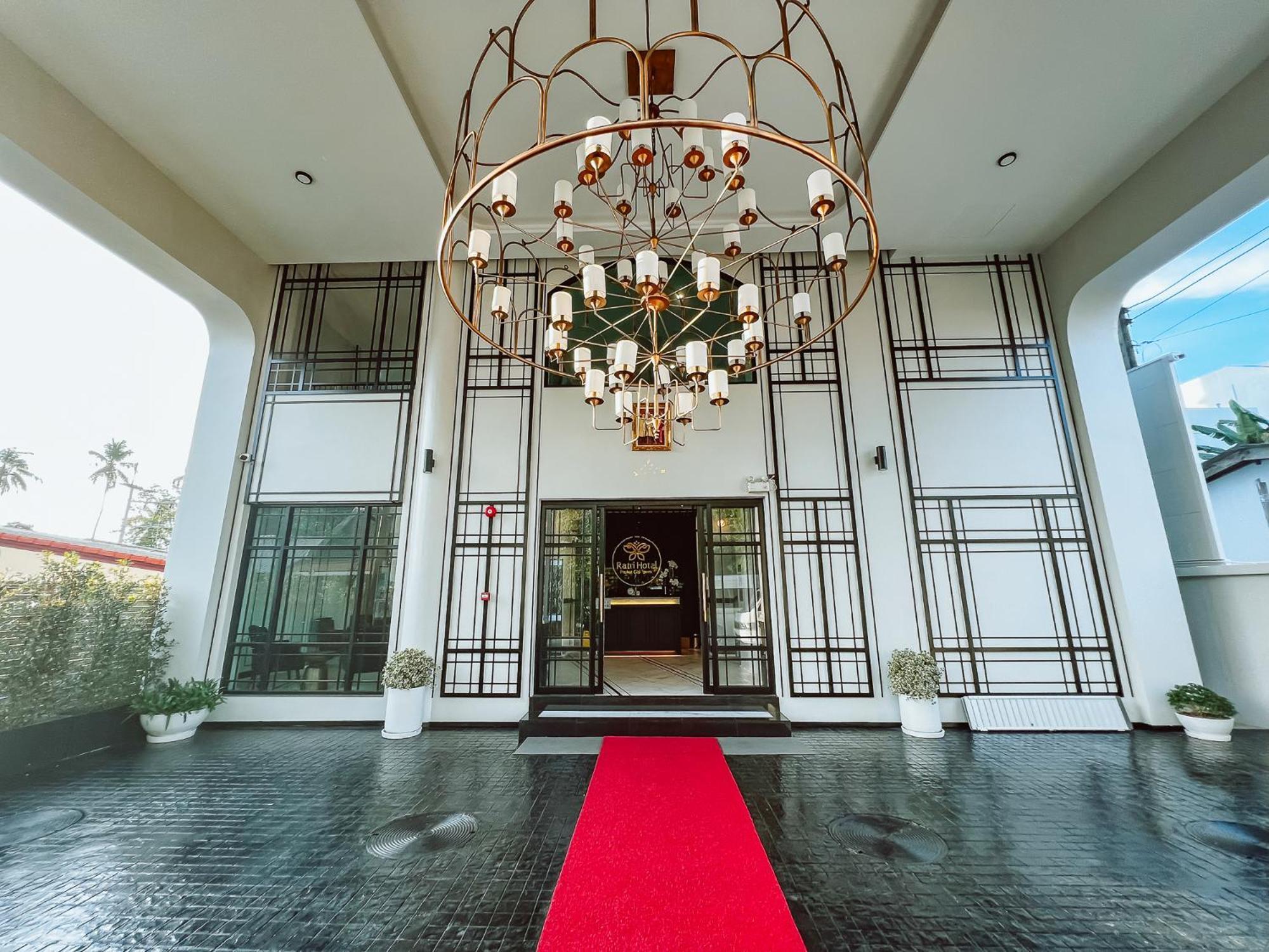 Hotel Ratri Old Town Phuket
