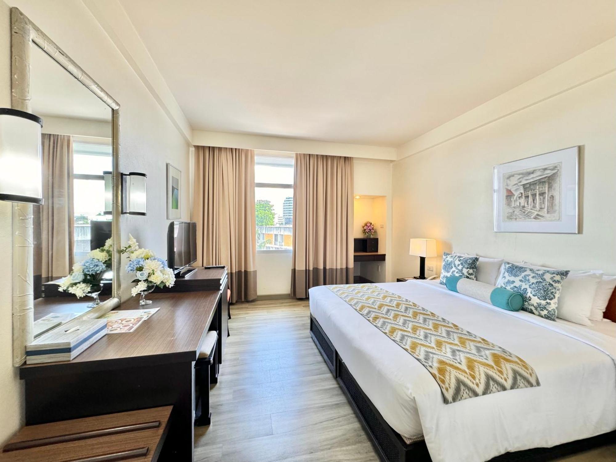 Merlin - Sha Hotel
