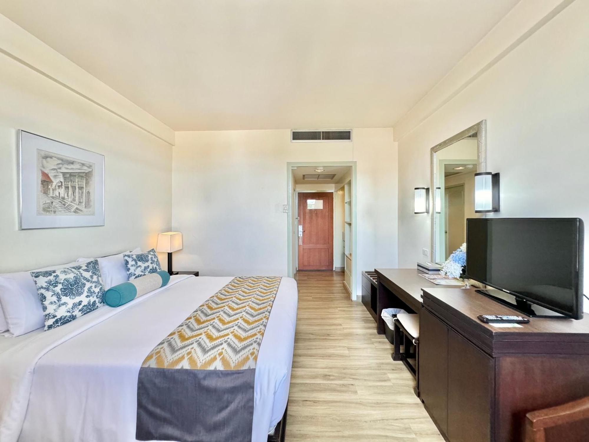Hotel Merlin - Sha 4*