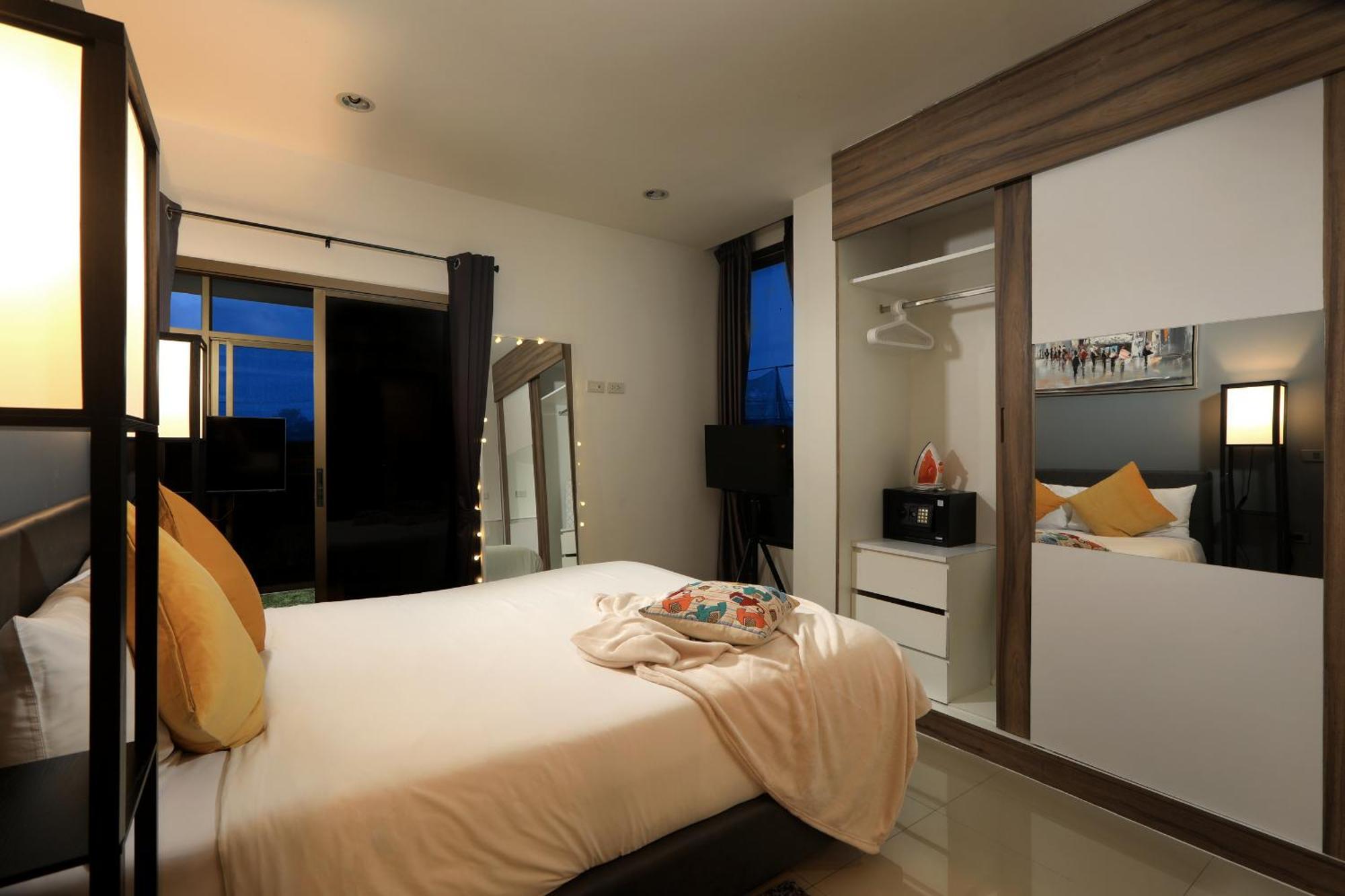 Apartment 1 Bdr Naiharn By Capitalpro