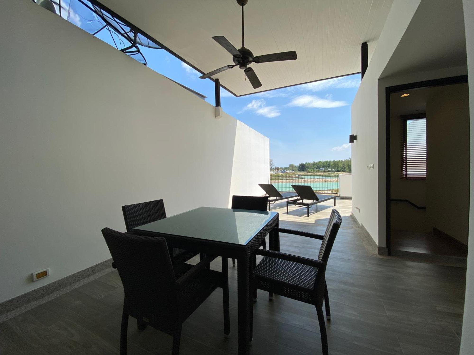 2 Bdr Townhouse In Laguna Park By Capitalpro *