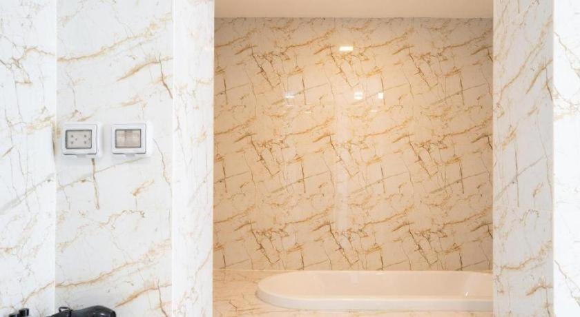 Hotel B2 Premier Phuket