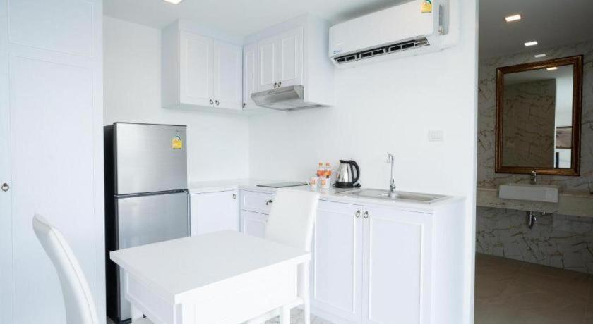 B2 Premier Hotel 4*