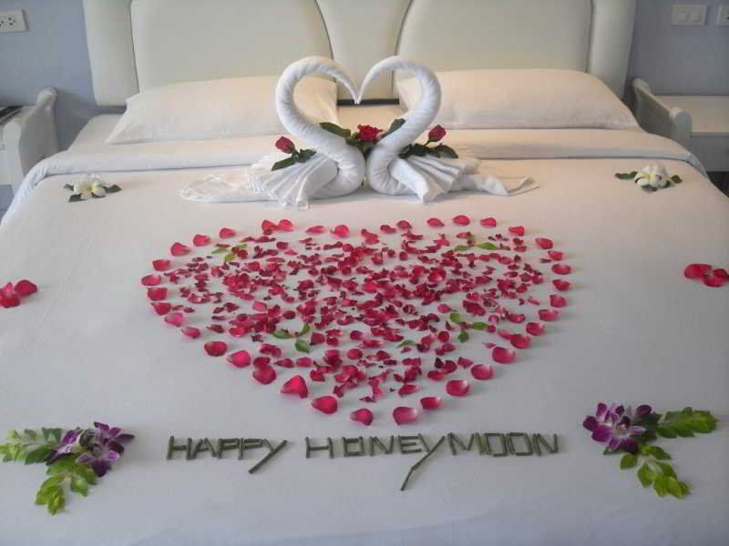 Resort Chalong Beach Hotel Phuket 3*