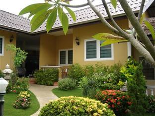 Hotel Holiday Village And Natural Garden