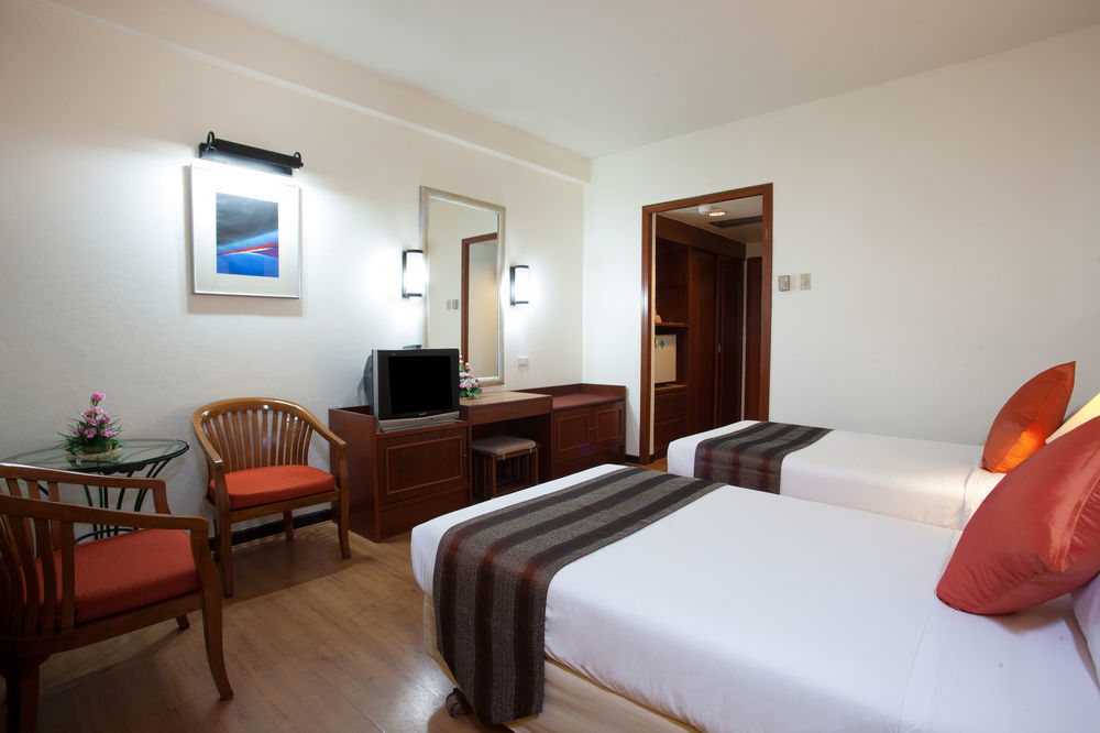 Merlin - Sha Hotel