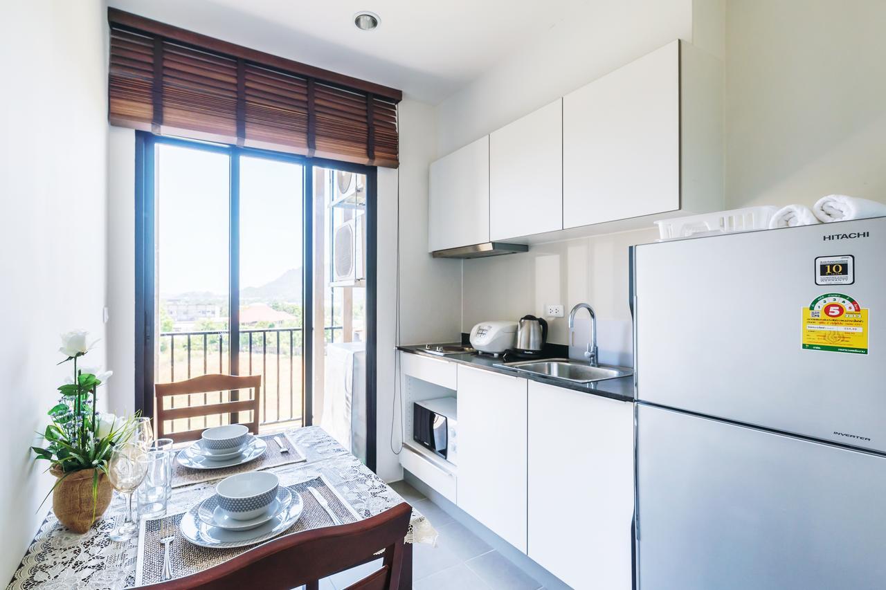 Favstay - The Base Uptown Apartment *