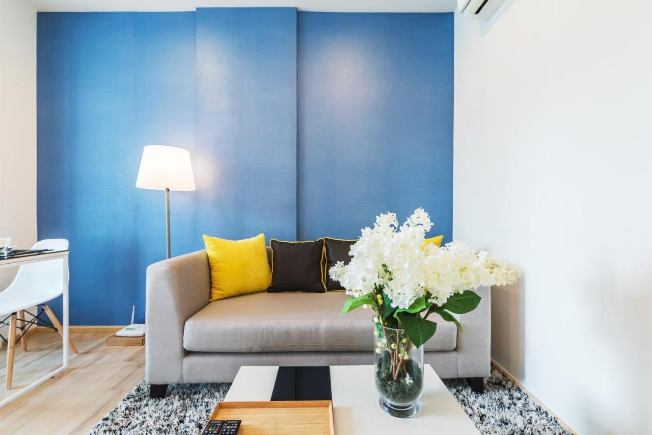 Favstay - The Base Uptown Apartment