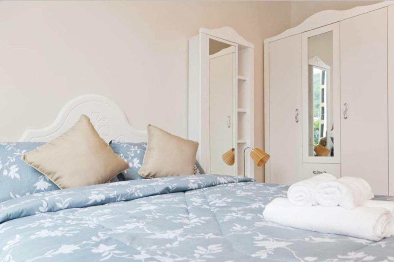 Favstay - The Base Uptown Apartment *