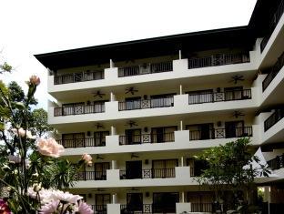 Surin Gate Apartment *