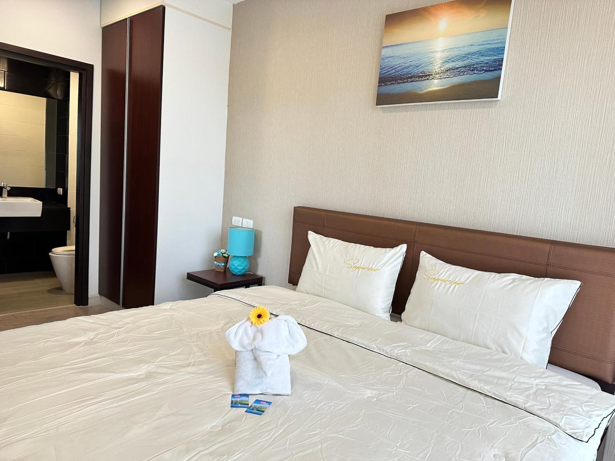 Royal Lee Apartment