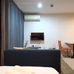 4 Floor - Centrio Condominium Near Shopping Malls And Andamanda Water Park