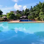 3Br Family Home In Laguna — 100M Walk From Beach