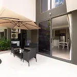 Excellent 2Bd Apartment With A Patio