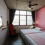 Phuket 43 Guesthouse