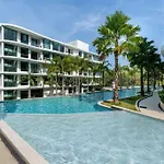 Stylish Apartment By The Sea Mercury S6502 By Ibg Property