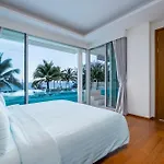 Weg Elite Beachfront