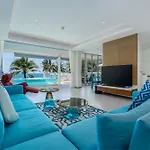 Weg Elite Beachfront