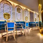 Family Luxe Apartment In 5 Star Hotel