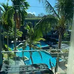 Sea View & Pool Apartment