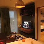 Top Floor, One-Bedroom Apartment