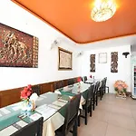 Oyo 126 Patong Station House