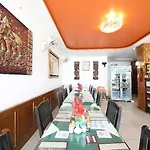 Oyo 126 Patong Station House