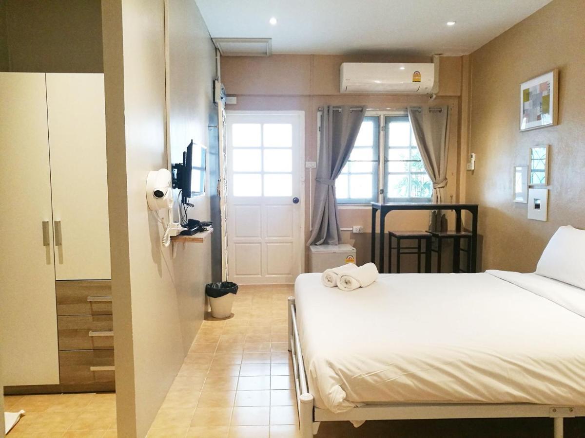 Mee Tang Nang Non 2* Phuket