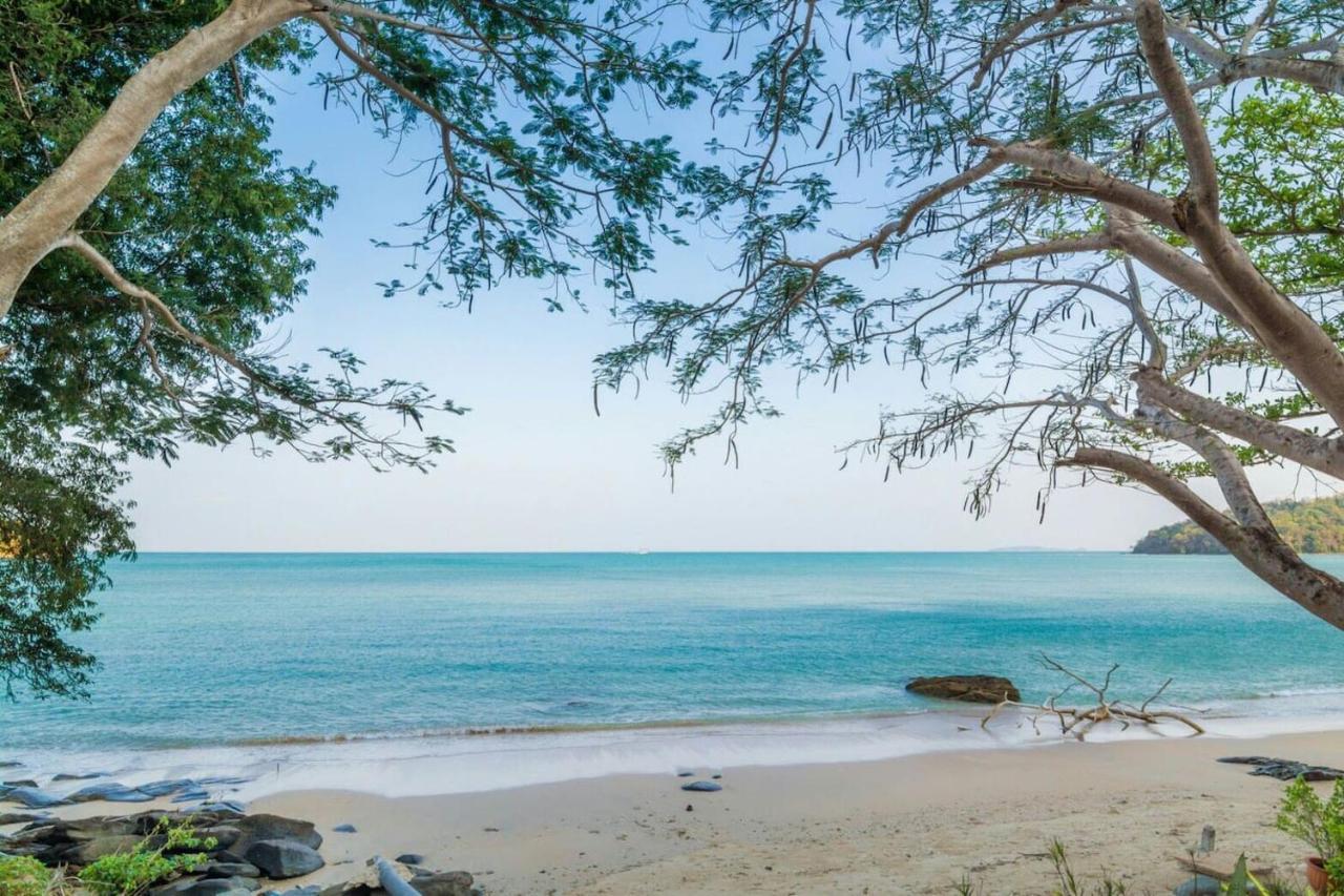 Holiday home Koh Sirey Beachfront Pool Phuket
