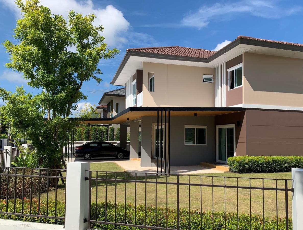 Villa Saransiri - 3 Bedroom With Private Pool, Office & Fast Wi-fi *