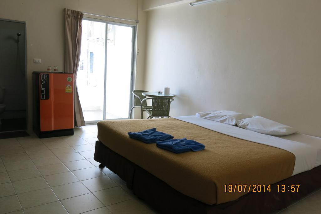 Ekkamon Inn *