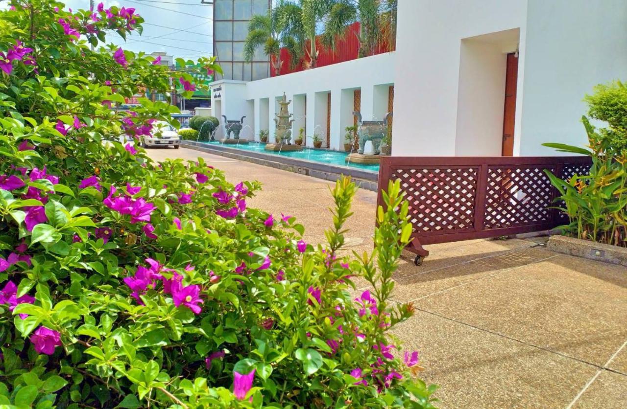 The Lantern Marina Residences *