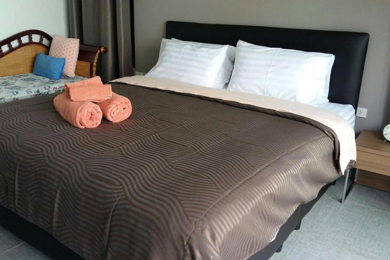 Koh Sirey Beachfront Pool Holiday home *