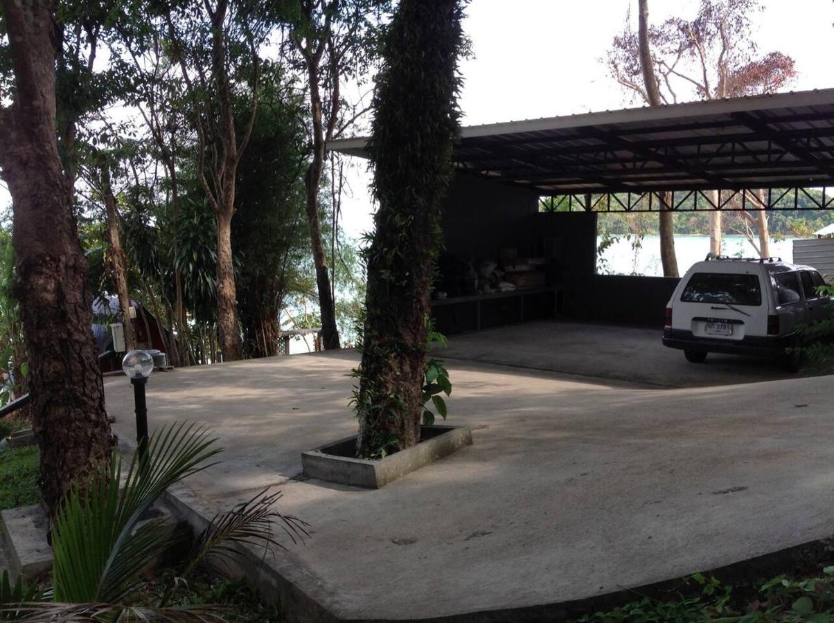 Koh Sirey Beachfront Pool Holiday home *