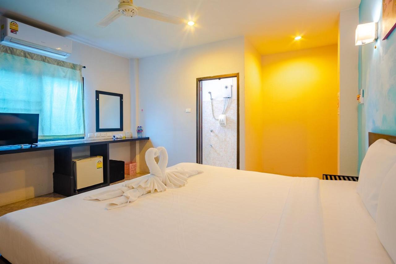 Tyler Banpon Hotel Phuket