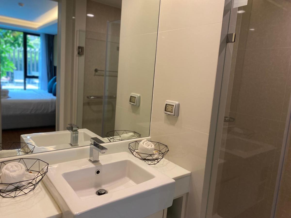 The Aristo-access Pool Surin * Phuket