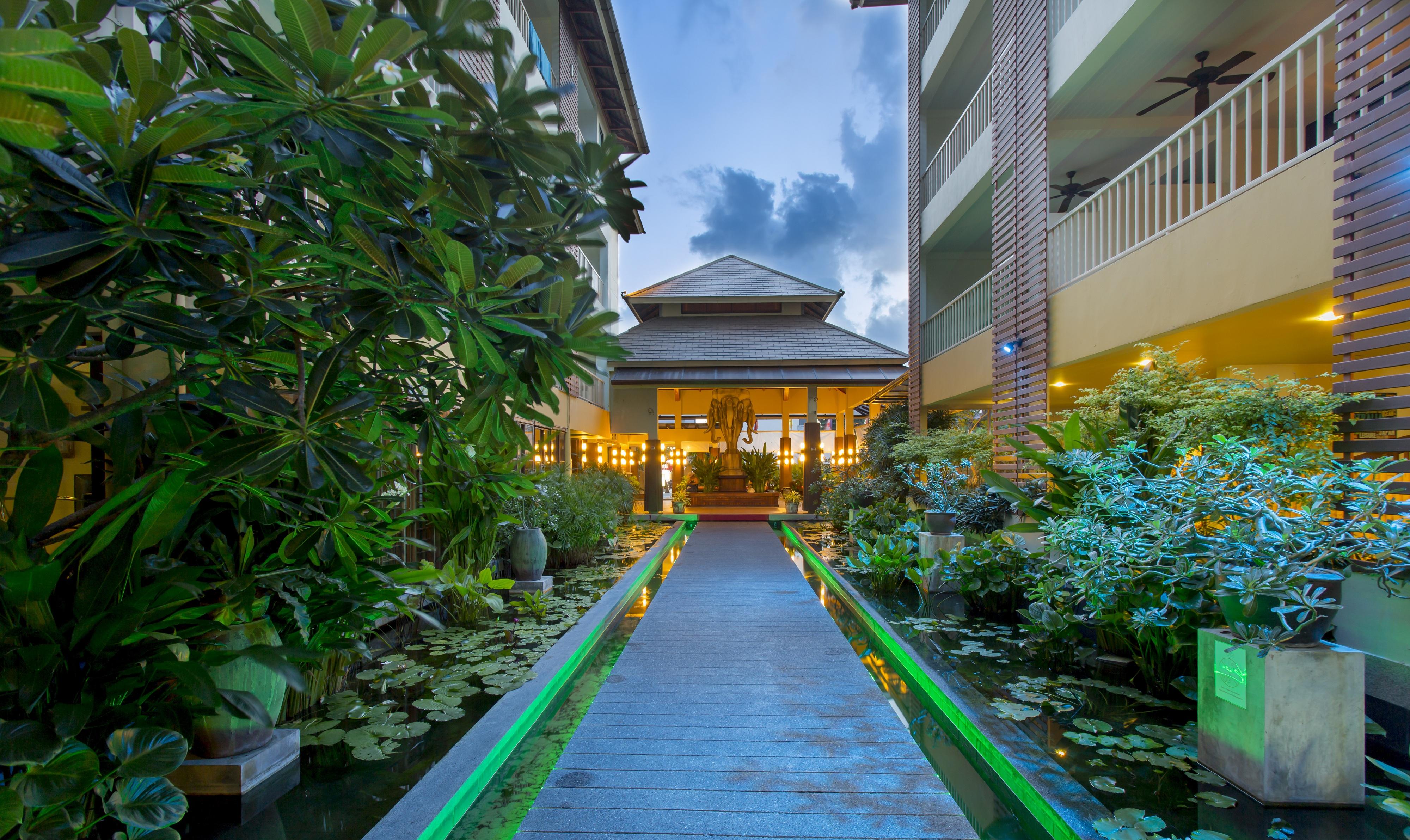 Hotel Woovo Phuket 4*