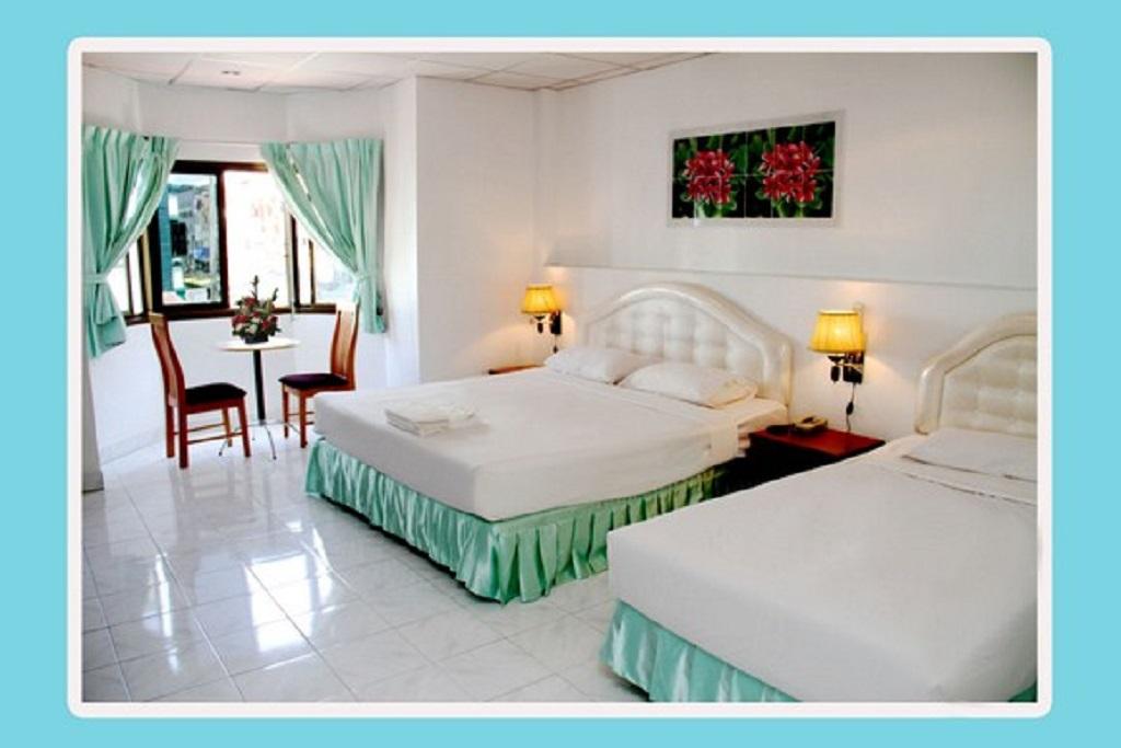 Welcome @ Karon Beach. Single From Only 500 Baht Guest house 2*
