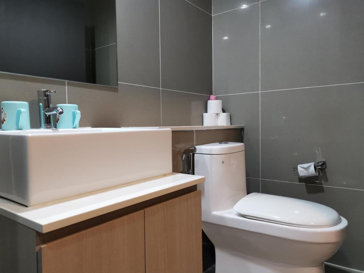 Apartment 4 Floor - Centrio Condominium Near Shopping Malls And Andamanda Water Park *