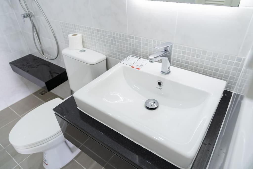 Villa Kiki House L 3br 3ba L Naiyang Beach L Hkt Airport *