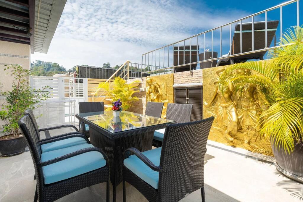 Private Rooftop Pool - Penthouse Apartment