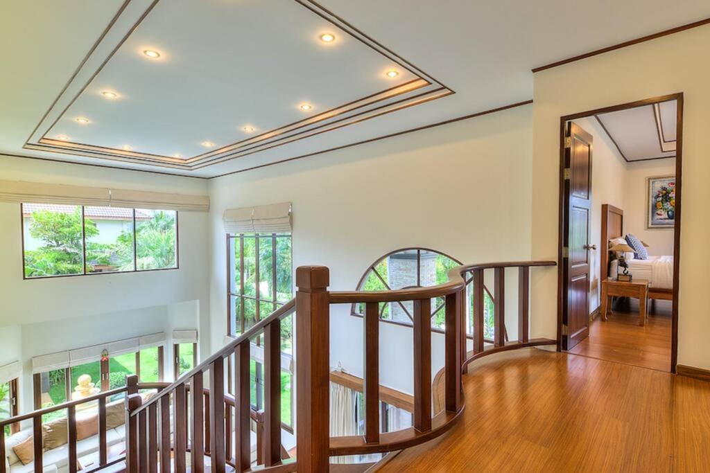 Holiday home Spacious With Private Garden By Capitalpro *